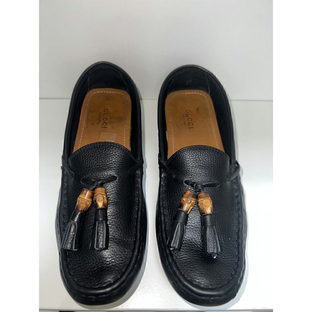 Gucci Men's Black Pebbled Leather Loafers with Bamboo Tassels